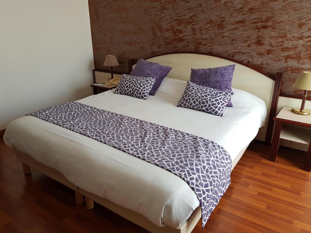 Hotel Ariane Істр Екстер'єр фото